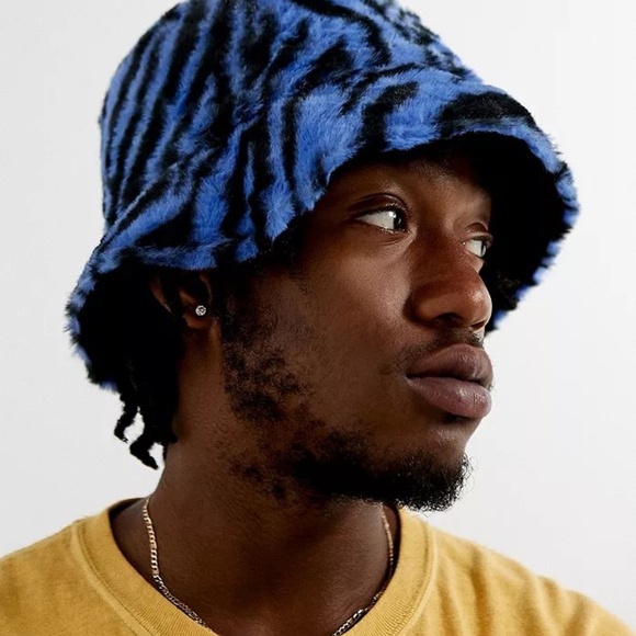 GOORIN BROTHERS fuzzy bucket hat - Picture 6 of 8